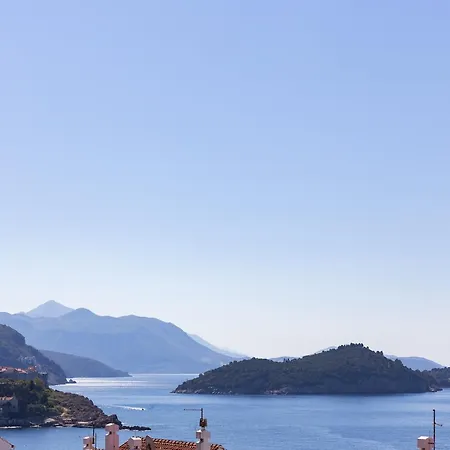 Daire One Bedroom With Loggia And Sea View *