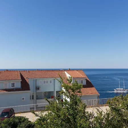 Daire One Bedroom With Loggia And Sea View *