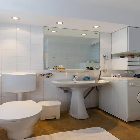 Daire One Bedroom With Loggia And Sea View