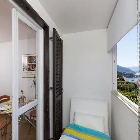 One Bedroom With Loggia And Sea View Apartamento *