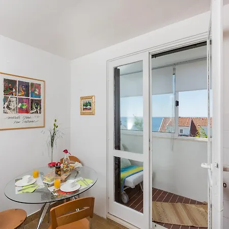 One Bedroom With Loggia And Sea View Daire