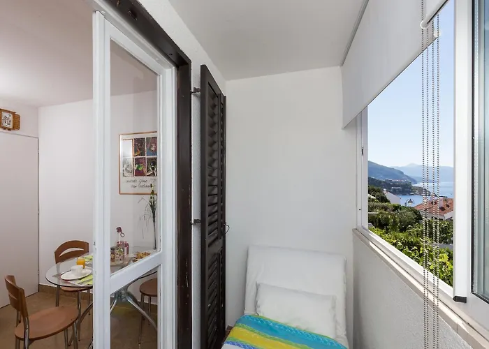 One Bedroom With Loggia And Sea View 公寓 *