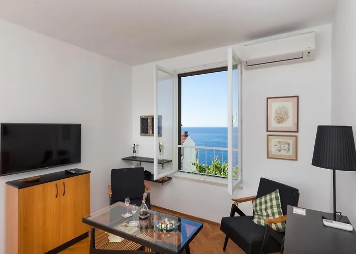 公寓 One Bedroom With Loggia And Sea View *