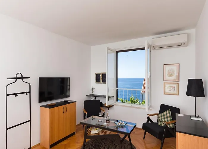 One Bedroom With Loggia And Sea View Apartment *